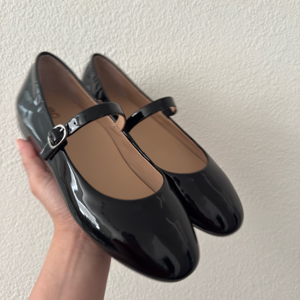 *SOLD* ABEO Classic Black Mary Jane Flats